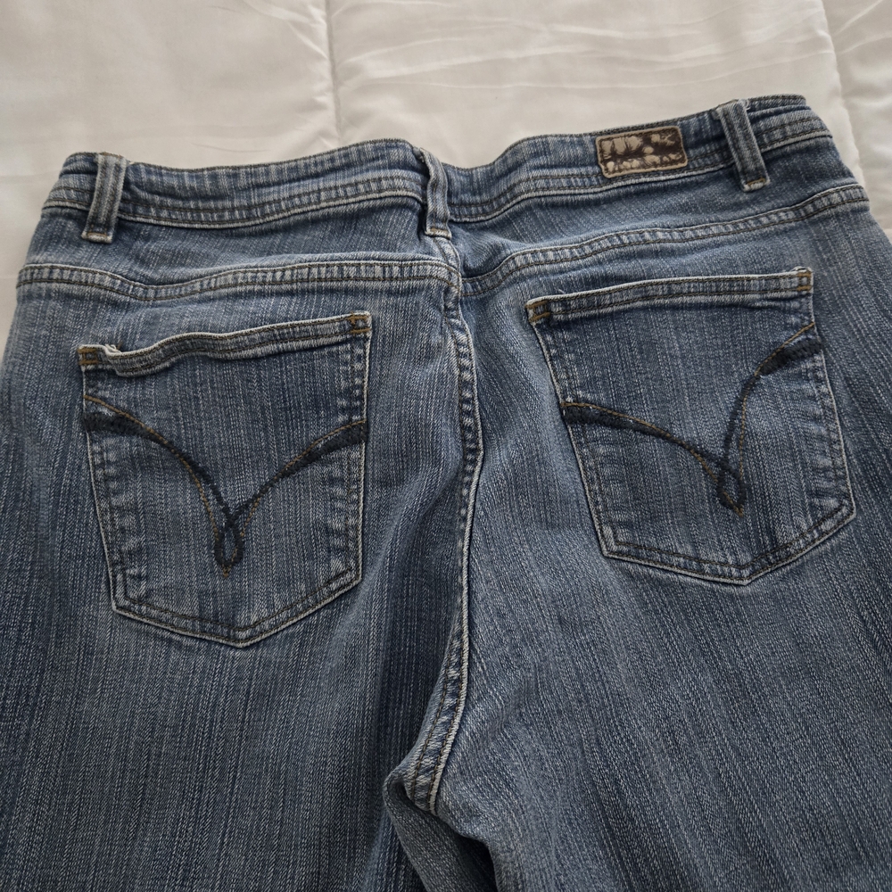 Lee Women's Cropped Blue Jeans - Picture 4 of 4